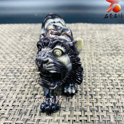 威鎮四方 鎮宅護主 壽山山秀園【虎虎生威】王逸文老師手工雕刻3