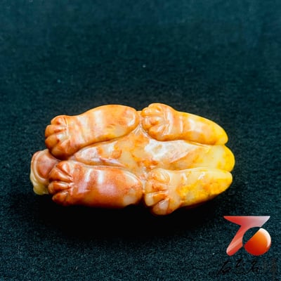 壽山石純手工雕件【金霞凝瑞・伏地守財】5
