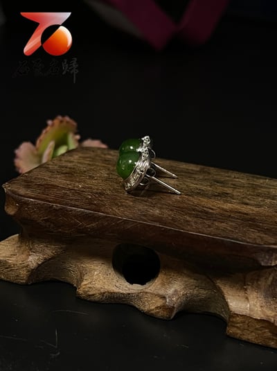 和田玉/貓眼碧玉/碧玉耳針式耳環 附精美收藏禮盒8