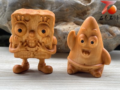 崖柏木雕件【海綿寶寶與派大星】高5公分1