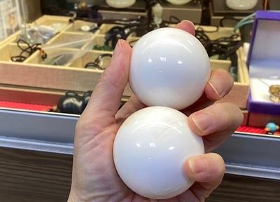 台灣現貨 佛教七寶之一 純天然硨磲整料車製 無硨磲粉黏劑合成 【硨磲系列】10mm/12mm/20mm/古珠/圓珠項鍊/保健球/如意4