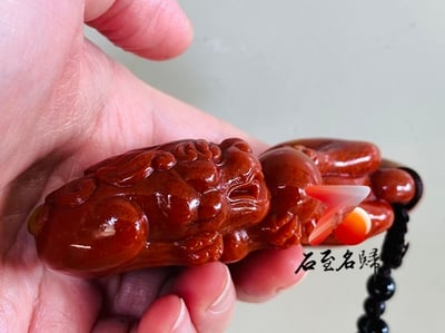 寮國紅心田黃 瑞獅戲球手把件 附精美收藏禮盒4