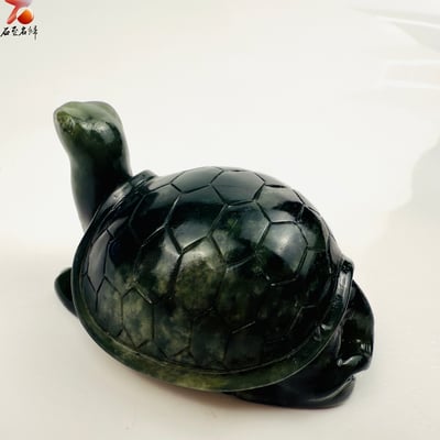 玉化丹東石透光純手工雕烏龜 張志偉雕刻家作品【夜巡龜將】6