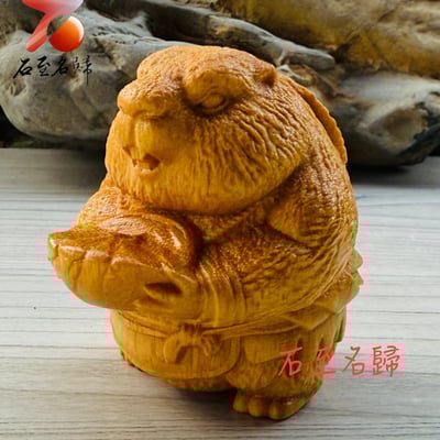 黃楊木原木雕刻【招財土撥鼠】2