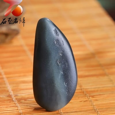 和田玉青花籽料〈一線天〉｜天縫一線 靈氣自生5