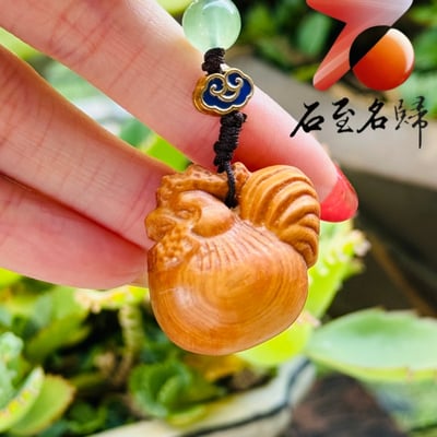 天然崖柏木雕吊飾【招財開運金雞】4
