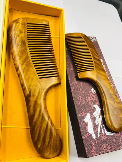 精選天然實木梳子【天然金絲楠木長柄梳】.7