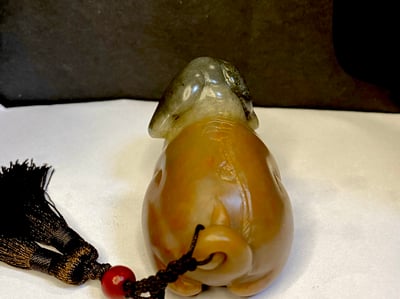 老師傅手工 壽山五彩石雕件【福氣金豬手把件】5