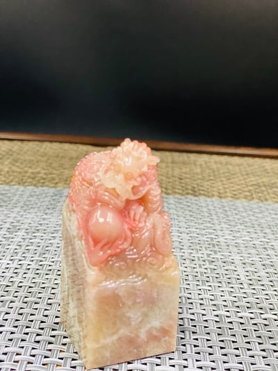 巴林粉凍雞血石印章-龍騰盛事2