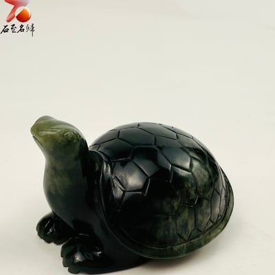 玉化丹東石透光純手工雕烏龜 張志偉雕刻家作品【夜巡龜將】2