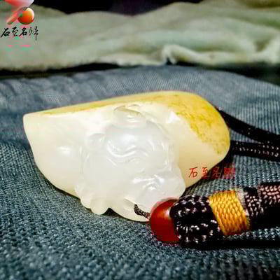 脂白和田玉籽料作品 帝王級霸氣手把件【龍龜】燈泡料 灑金皮 附收藏證書2