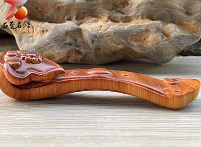 焦糖味重油料城口崖柏手把件 《靈芝如意》4