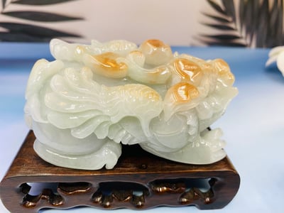 天然A貨 冰糯種三彩翡翠 附收藏證書【飛天招財貔貅】1