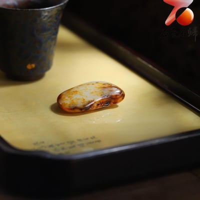 和田玉灑金皮白肉籽料 37×26×10mm 重量17克6