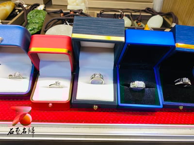 莫桑鑽新貨一克拉/兩克拉/三克拉 男女戒指 八心八箭D色 附雙保證書 925銀 可過鑽筆檢測2