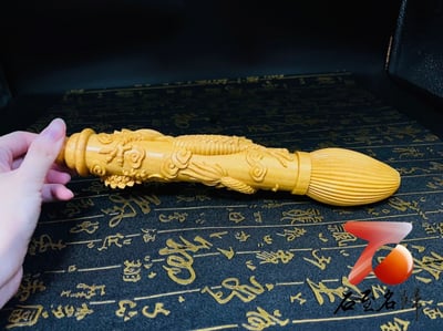 黃楊木整料雕刻 大筆進財 筆長28公分5