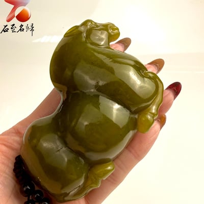 天然 壽山月尾綠透光原石x純手工精雕【翠影駿風】馬年開運石雕3