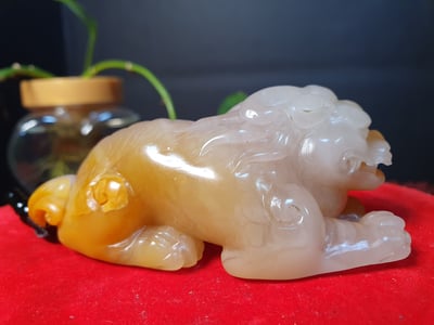 田黃石【招財貔貅手把件】4