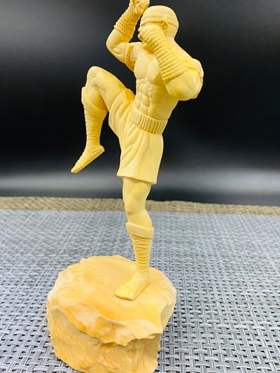 黃楊木精雕作品【LOL遊戲角色-盲僧:勇者無敵】2