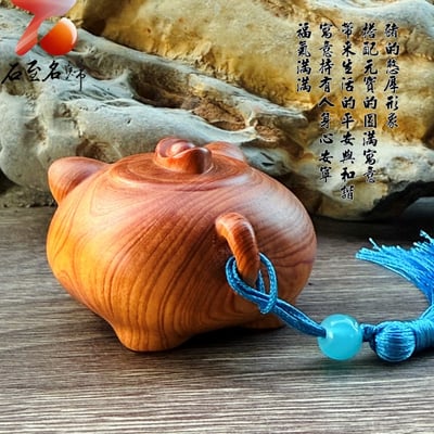 嚴選陳化崖柏重油老料手把件【諸(豬)事大吉造型茶壺】 長6.6公分3