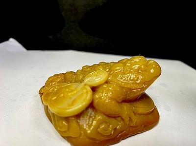 壽山石雕件【咬錢金蟾】5