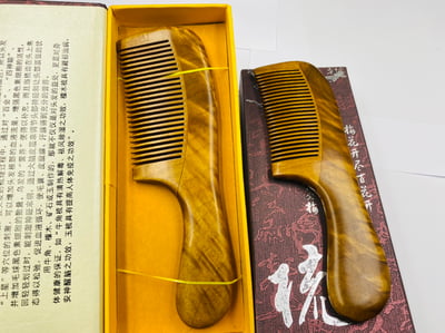 精選天然實木梳子【天然金絲楠木長柄梳】.5