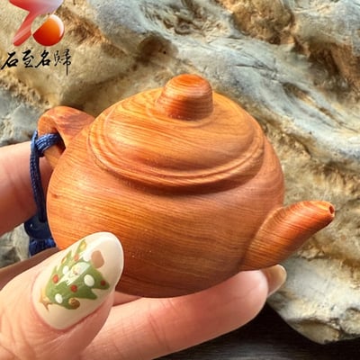 嚴選陳化崖柏重油老料手把件【把把壺】 長6.7公分5