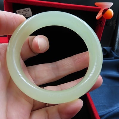 米黃色玉鐲 色澤均勻、質料溫潤3