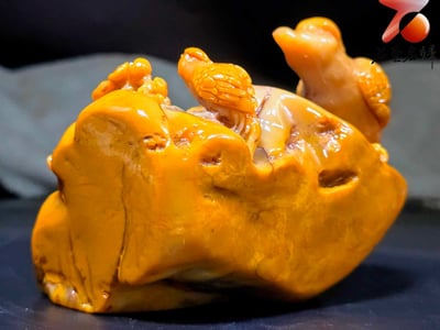 老撾田黃石手工精雕 張國民老師作品【春暖花開，喜上眉梢】5