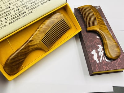 精選天然實木梳子【天然金絲楠木長柄梳】.6