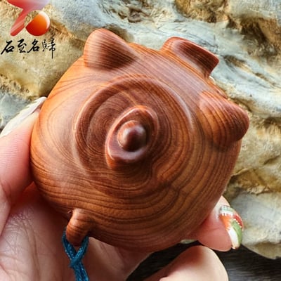 嚴選陳化崖柏重油老料手把件【諸(豬)事大吉造型茶壺】 長6.6公分4