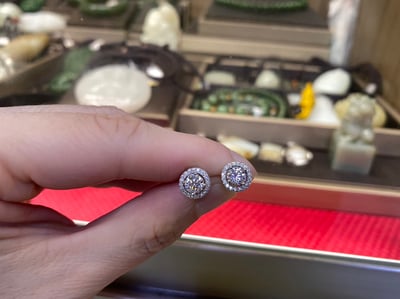 莫桑鑽50分圓耳釘一對(耳針款) 八心八箭D色 幸運草造型  1