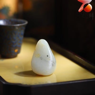 和田玉點墨青花灑金皮籽料 43×38×25mm 重54克3