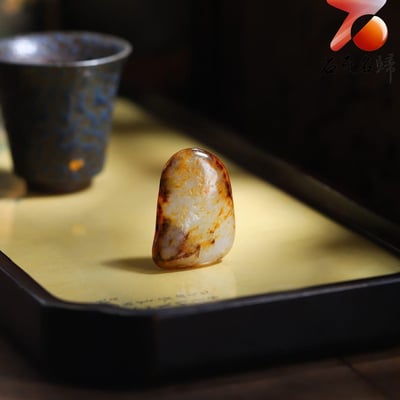 和田玉灑金皮白肉籽料 37×26×10mm 重量17克3