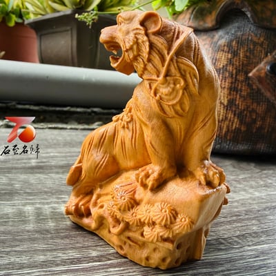 天然 嚴選崖柏木雕件【元寶坐山虎】3