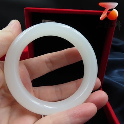 白色玉鐲 溫潤色勻5