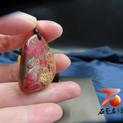 軟底雞血石掛件、手把件【魚戲蓮】4