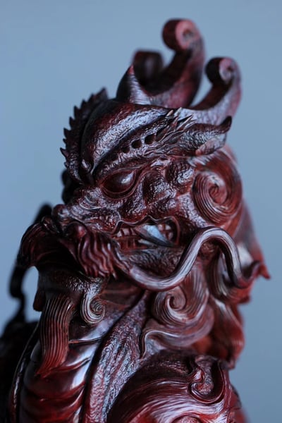 印度小葉紫檀整料手工雕刻【麒麟獻瑞】2