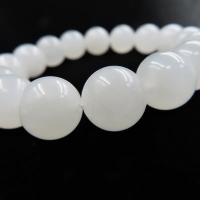 和田玉套組(耳環+手珠+項鍊) 三件均附證書與精美收納禮盒7