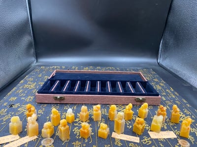 田黃石精雕【招財貔貅】 附精美印章收藏禮盒1