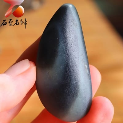 和田玉青花籽料〈一線天〉｜天縫一線 靈氣自生6