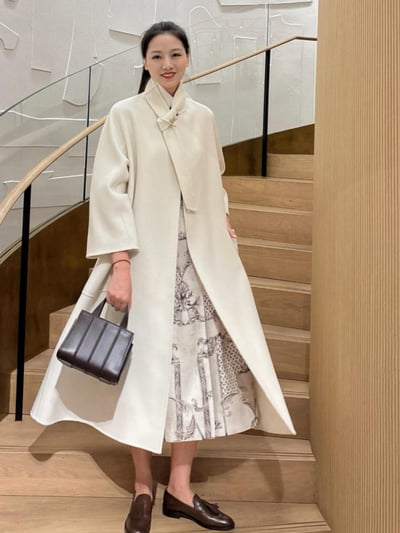 MaxMara經典款羊絨奶油白翻領大衣4