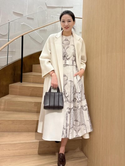 MaxMara經典款羊絨奶油白翻領大衣3