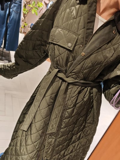 WEEKEND駝絨填充菱形壓紋防水大衣4