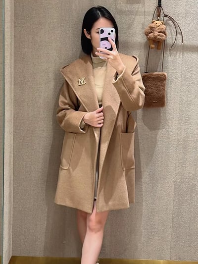 MaxMara經典款駝絨連帽繫腰大衣2