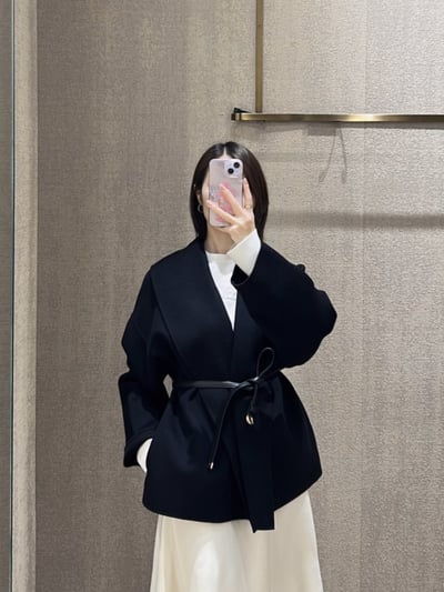 MaxMara Studio羊毛羊絨混紡裹身短大衣2