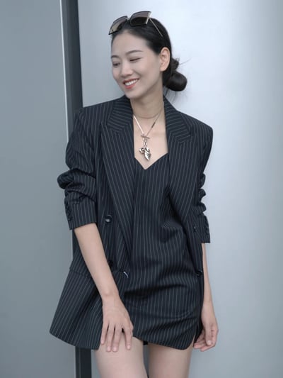 MaxMara羊毛細條紋西裝外套2