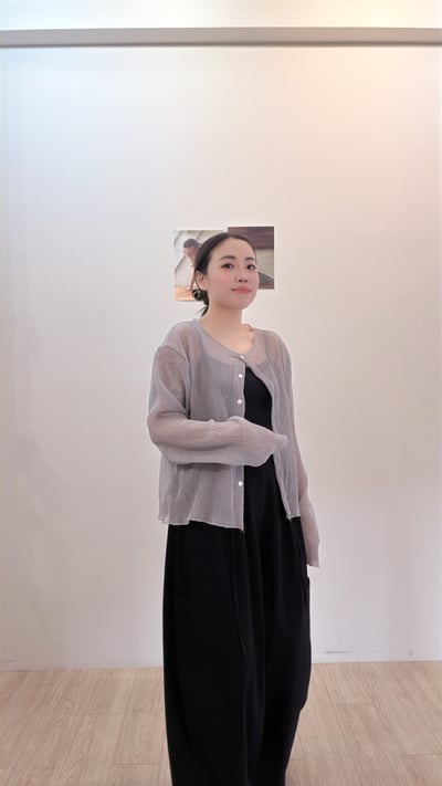 透感捲邊壓紋開釦衫5