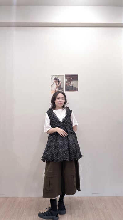 波點花邊v領背心7