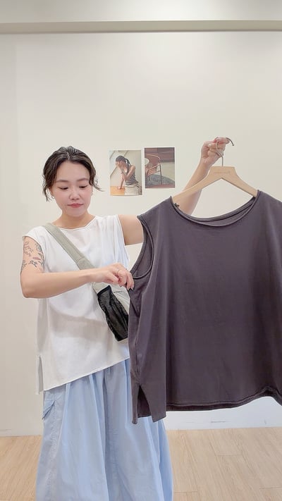 簡約寬背心2